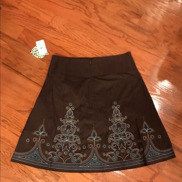 NWT skirt with sequins and stitching - Picture 2 of 5